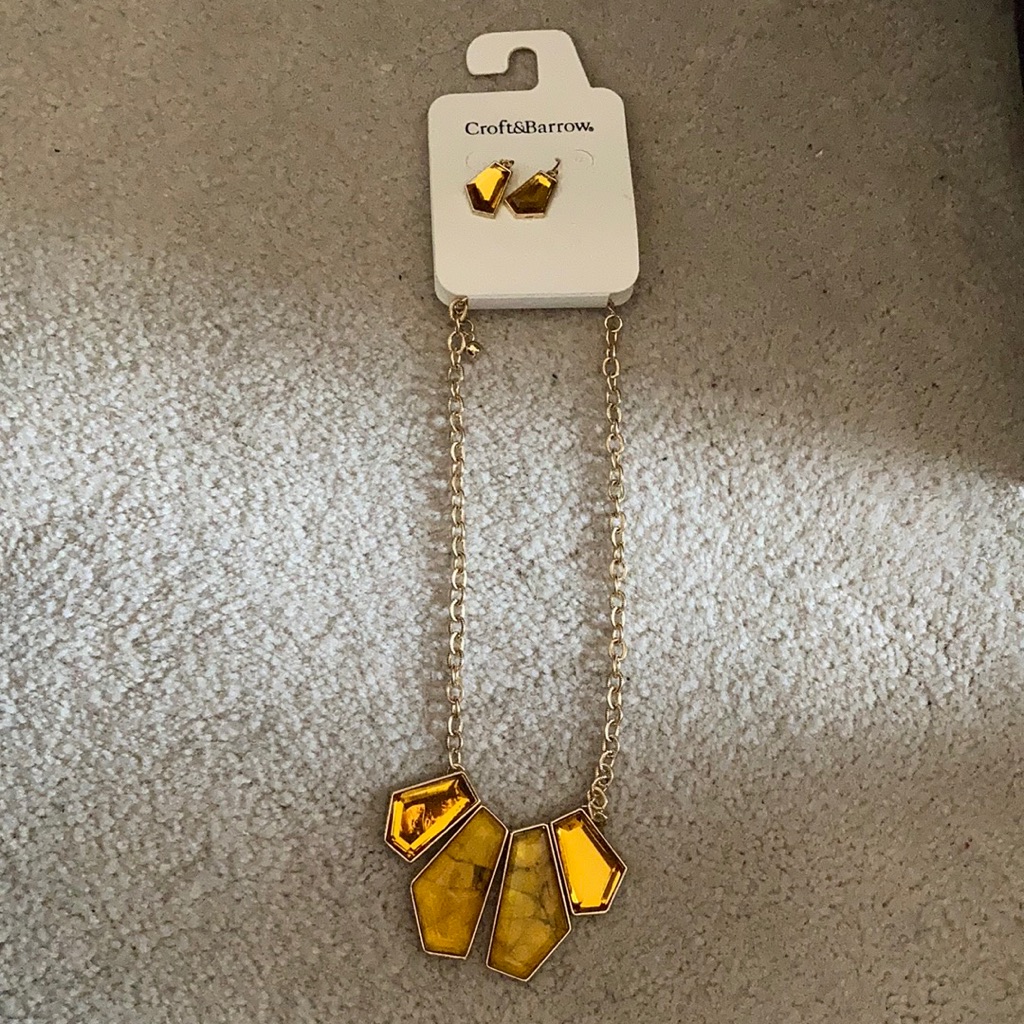 Nwt Croft Barrow NecklaceEarring Set 12$